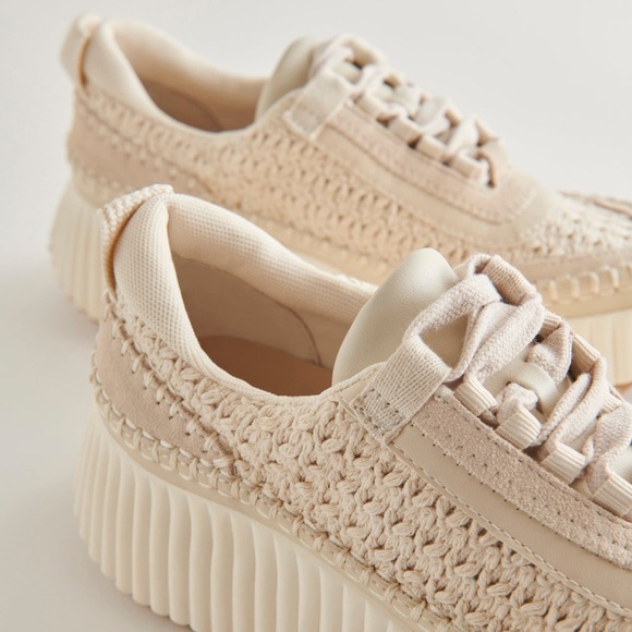 Dolce Vita Dolen Sneakers in Sandstone Knit color
Size 8.5 - Picture 5 of 13
